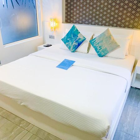 Velana Beach Hotel Maldives остров Маафуши Екстериор снимка